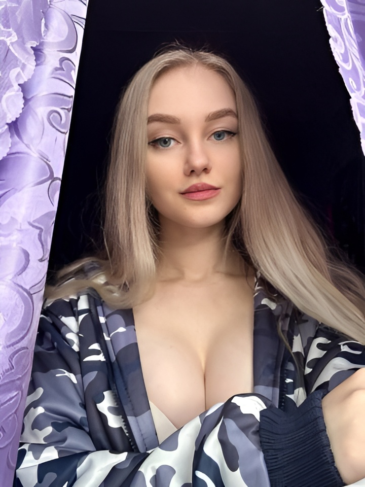 Анна привлекательная девушка из Редкино цена от 2500 руб