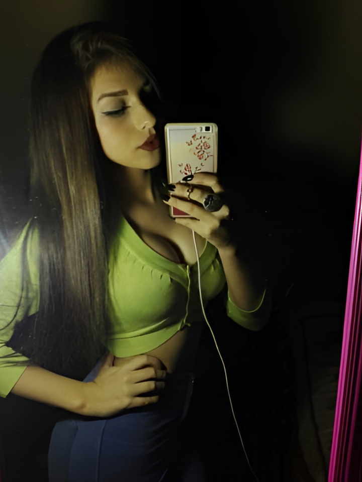 Марта привлекательная девушка из Редкино цена от 1500 руб